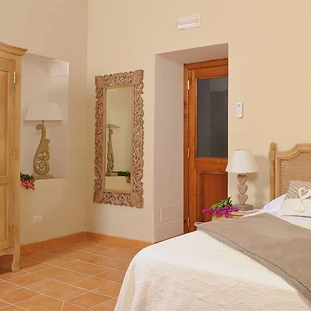 Πανσιόν Maison Liparlati 4*